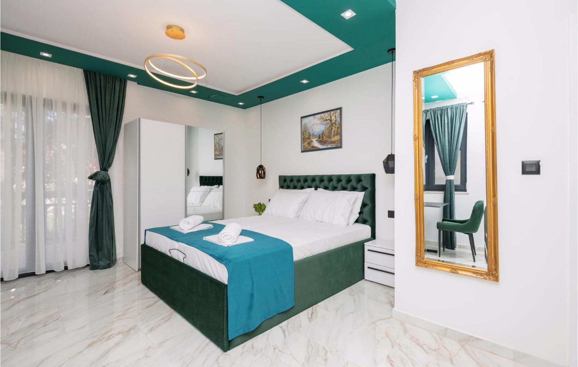 Awesome Apartment In Makarska With Wifi Exterior photo